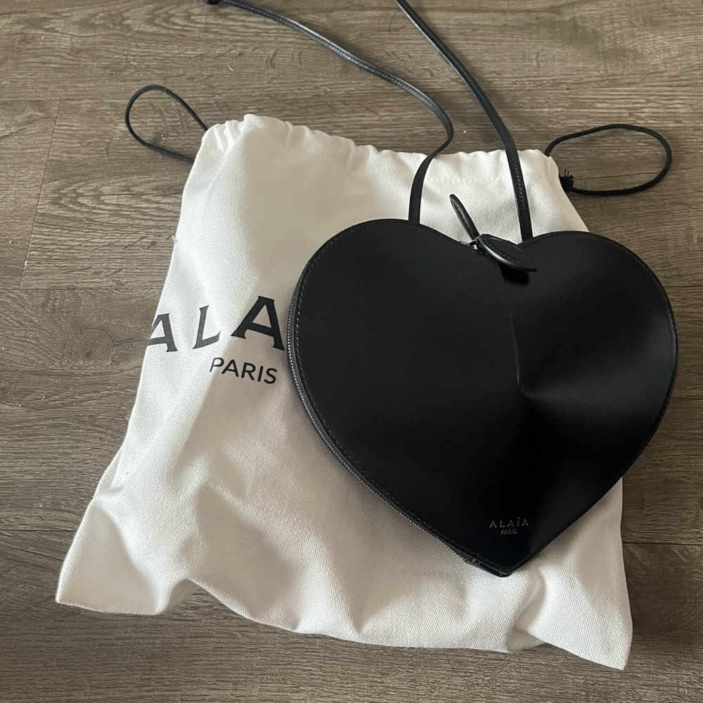 Alaia Le Coeur Bag in Noir